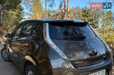 Хэтчбек Nissan Leaf 2016 в Коростышеве