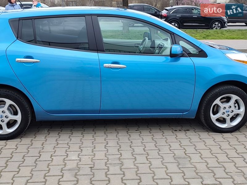Хэтчбек Nissan Leaf 2013 в Ивано-Франковске