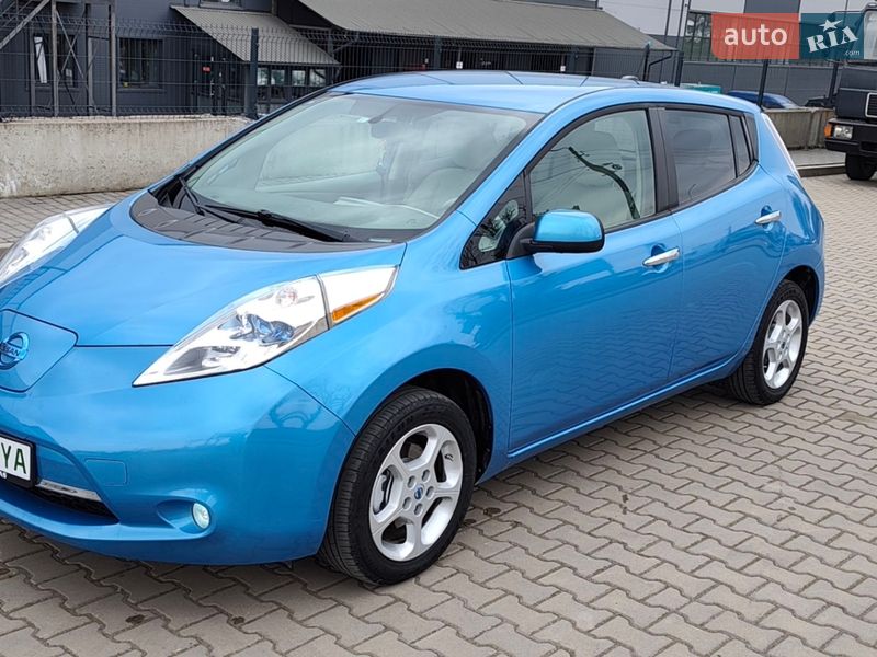 Хэтчбек Nissan Leaf 2013 в Ивано-Франковске