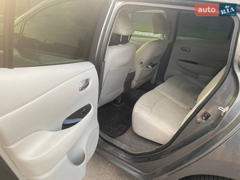 Хэтчбек Nissan Leaf 2014 в Запорожье