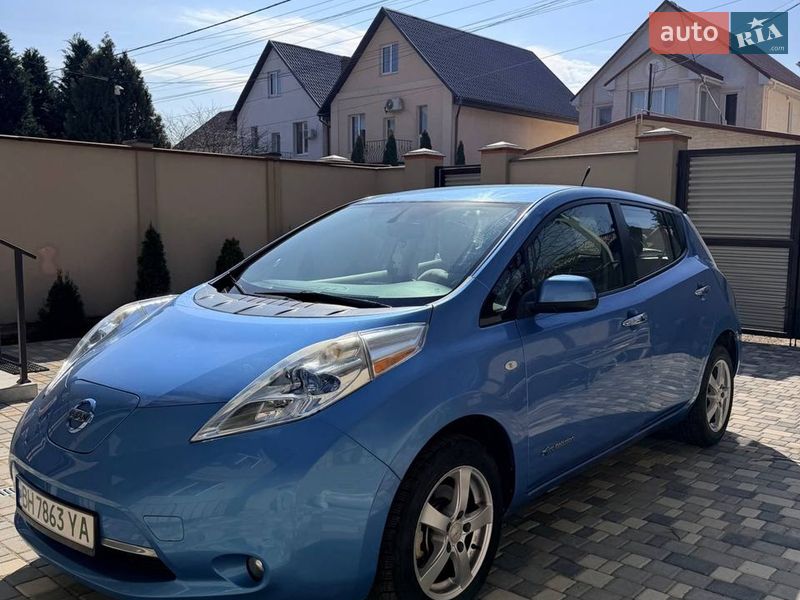 Хэтчбек Nissan Leaf 2012 в Одессе фото Хэтчбек Nissan Leaf 2012 в Одессе