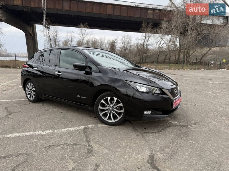 Хэтчбек Nissan Leaf 2018 в Киеве
