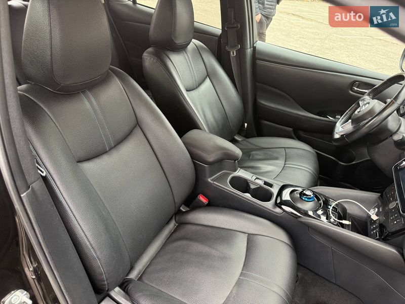 Хэтчбек Nissan Leaf 2018 в Киеве