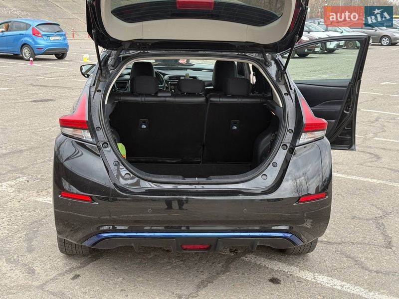 Хэтчбек Nissan Leaf 2018 в Киеве