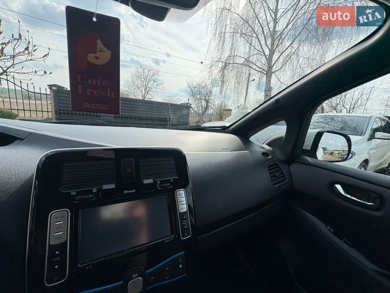 Хэтчбек Nissan Leaf 2014 в Луцке
