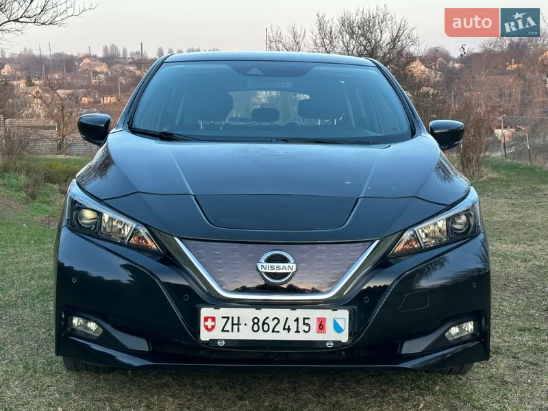 Хэтчбек Nissan Leaf 2018 в Днепре фото Хэтчбек Nissan Leaf 2018 в Днепре