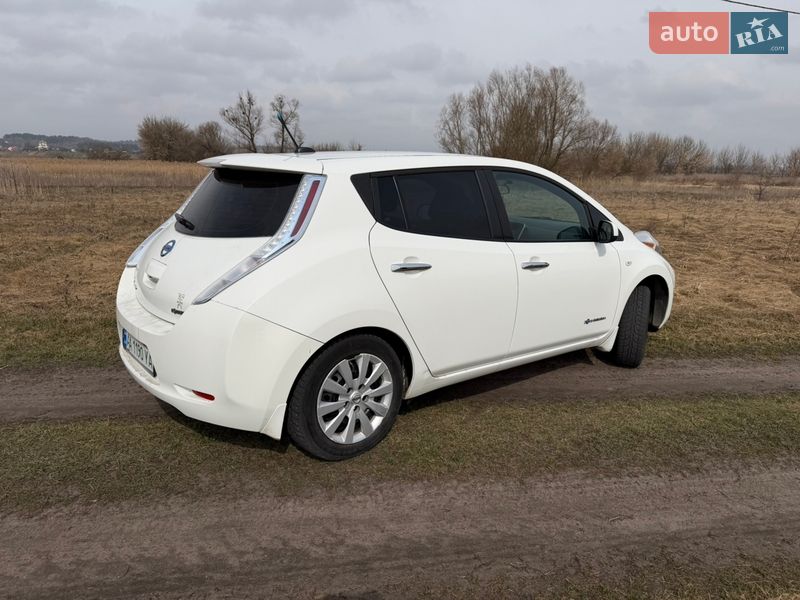 Хэтчбек Nissan Leaf 2013 в Киеве
