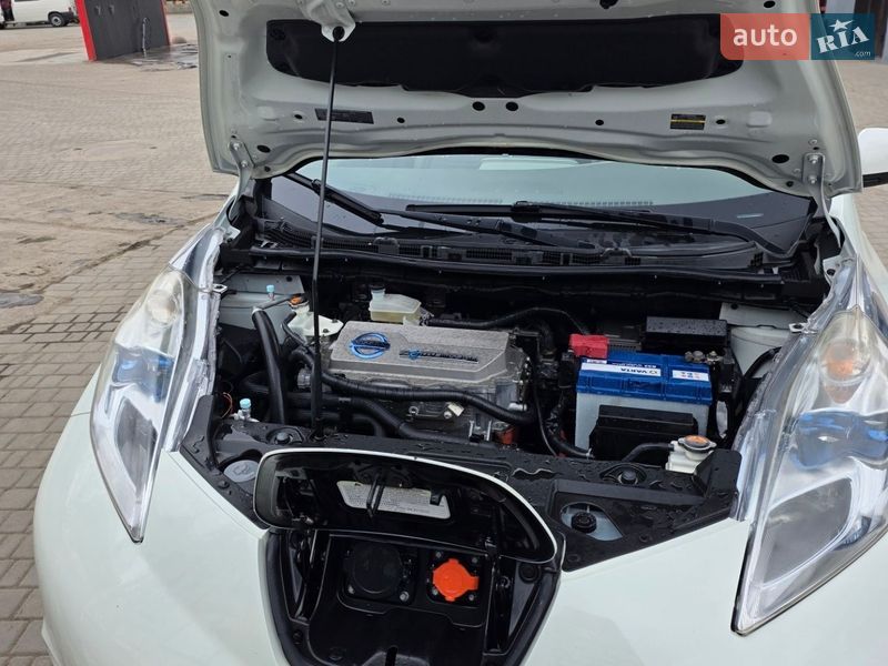 Хэтчбек Nissan Leaf 2011 в Подольске