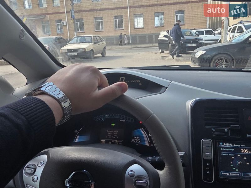 Хэтчбек Nissan Leaf 2011 в Подольске