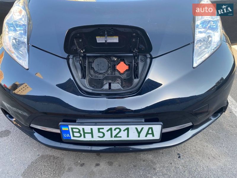 Хэтчбек Nissan Leaf 2015 в Одессе фото Хэтчбек Nissan Leaf 2015 в Одессе