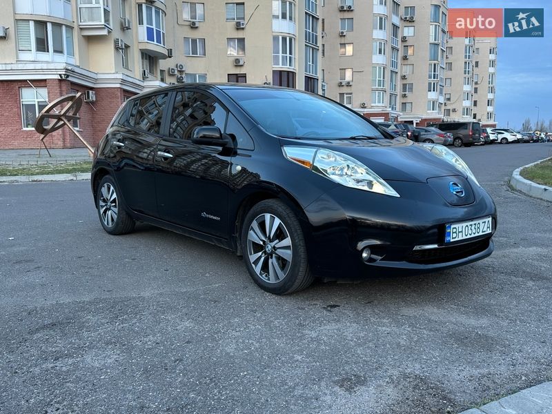 Хетчбек Nissan Leaf 2013 в Миколаєві