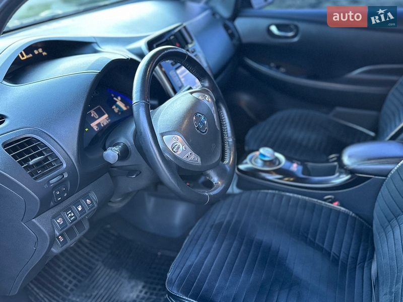 Хетчбек Nissan Leaf 2013 в Миколаєві