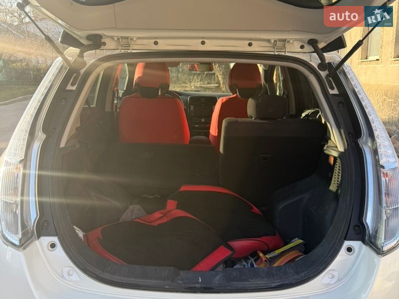 Хэтчбек Nissan Leaf 2017 в Кропивницком