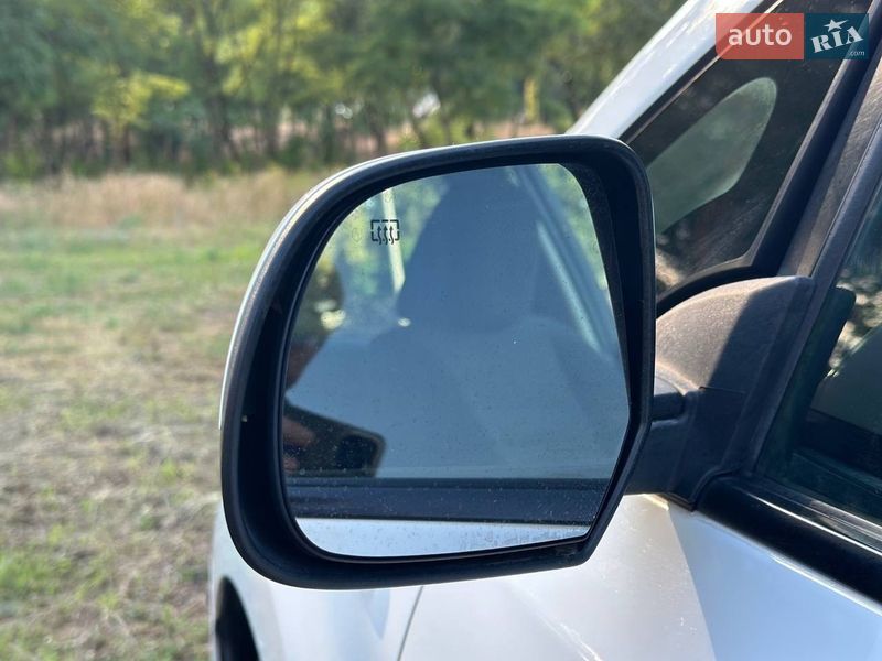 Хэтчбек Nissan Leaf 2015 в Желтых Водах фото 11 Хэтчбек Nissan Leaf 2015 в Желтых Водах