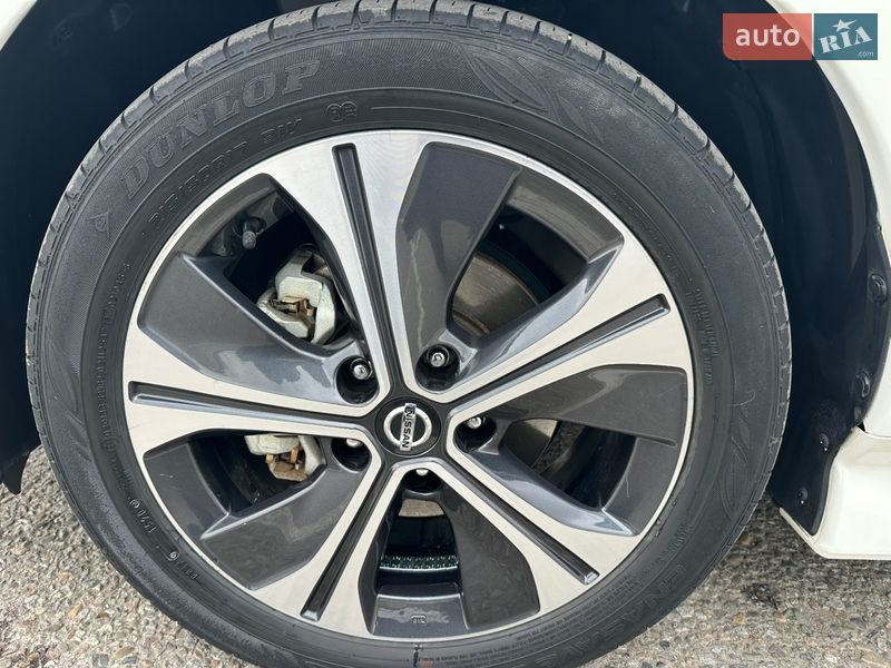 Хэтчбек Nissan Leaf 2018 в Черновцах