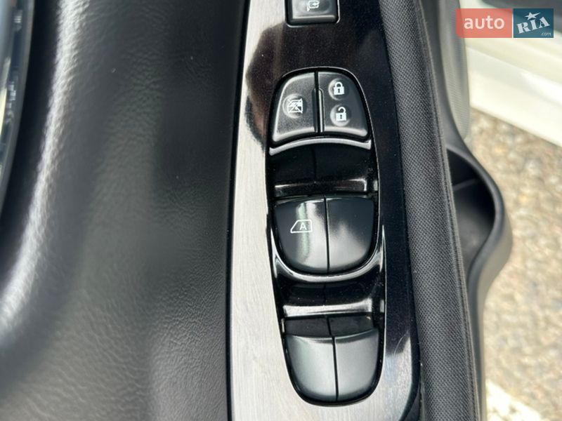 Хэтчбек Nissan Leaf 2018 в Черновцах