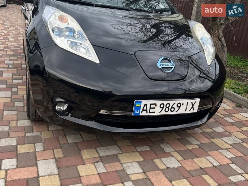 Хэтчбек Nissan Leaf 2013 в Днепре фото Хэтчбек Nissan Leaf 2013 в Днепре