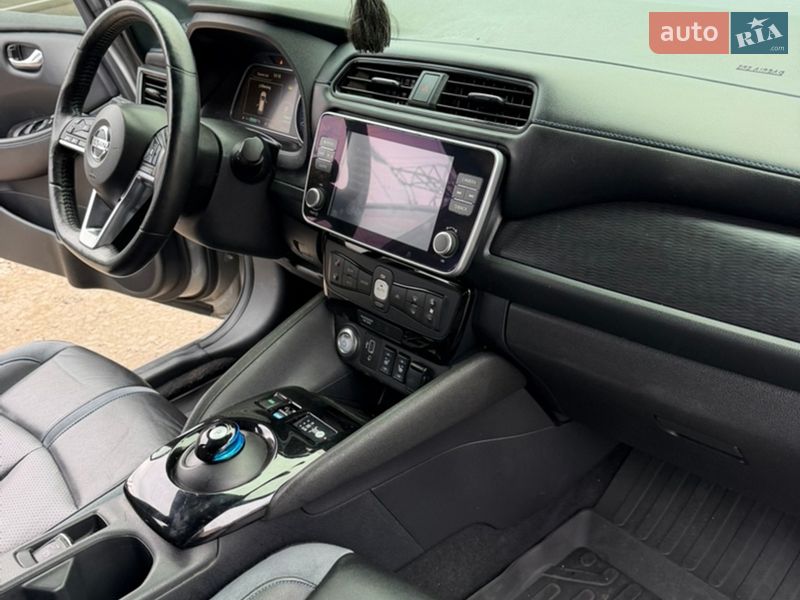 Хэтчбек Nissan Leaf 2020 в Киеве фото 2 Хэтчбек Nissan Leaf 2020 в Киеве