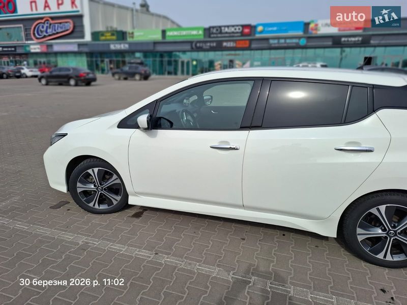 Хэтчбек Nissan Leaf 2020 в Софиевской Борщаговке фото 6 Хэтчбек Nissan Leaf 2020 в Софиевской Борщаговке