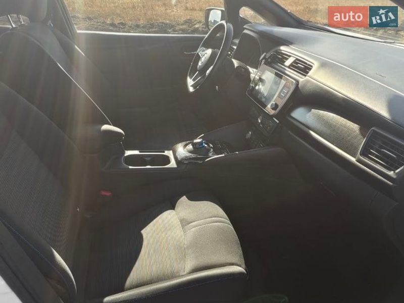 Хэтчбек Nissan Leaf 2020 в Софиевской Борщаговке фото 27 Хэтчбек Nissan Leaf 2020 в Софиевской Борщаговке