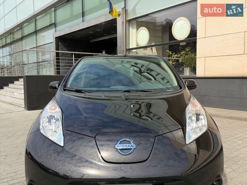 Хэтчбек Nissan Leaf 2015 в Киеве