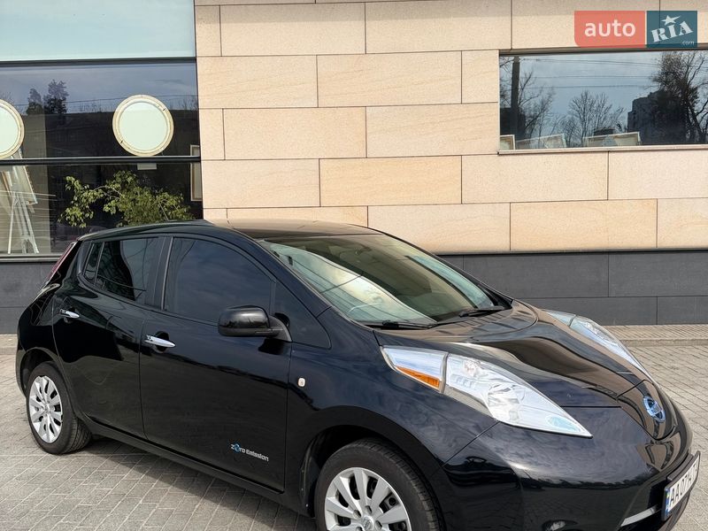 Хэтчбек Nissan Leaf 2015 в Киеве