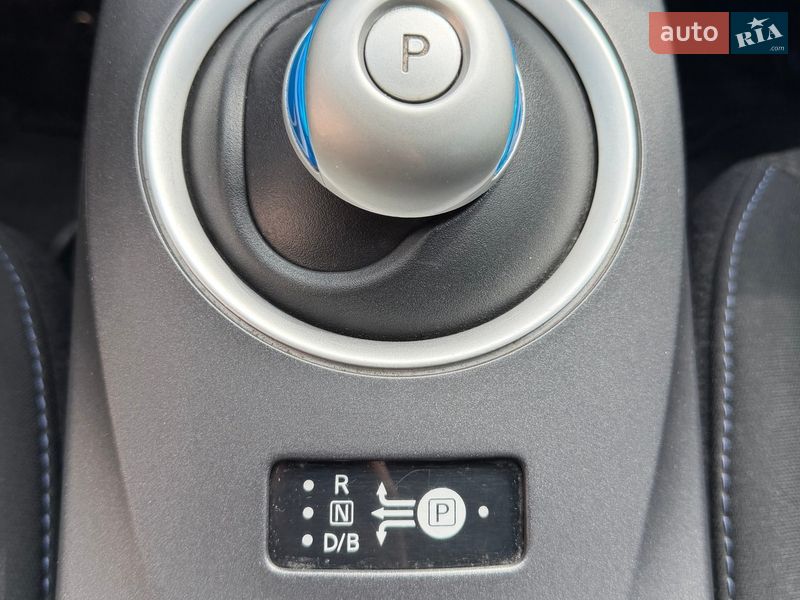 Хэтчбек Nissan Leaf 2015 в Киеве