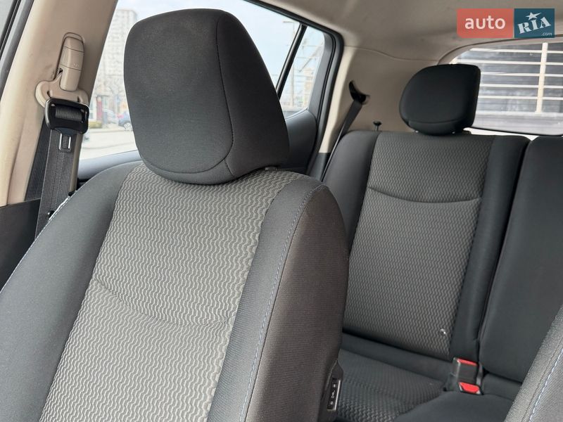 Хэтчбек Nissan Leaf 2015 в Киеве