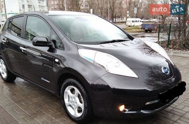 Хетчбек Nissan Leaf 2017 в Дніпрі