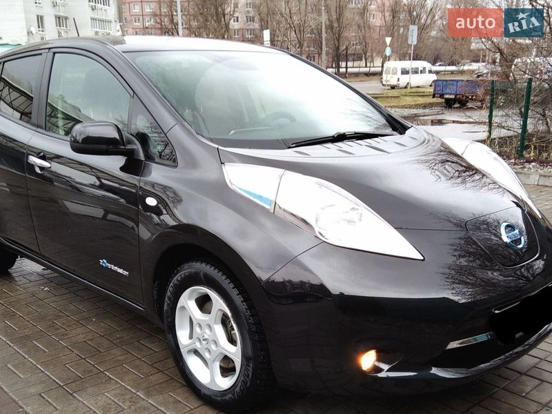 Хетчбек Nissan Leaf 2017 в Дніпрі