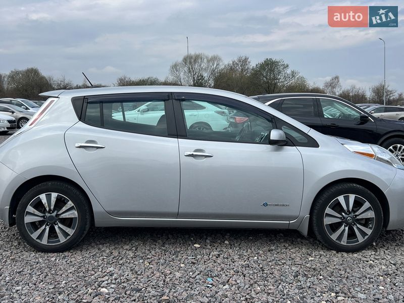 Хэтчбек Nissan Leaf 2016 в Львове