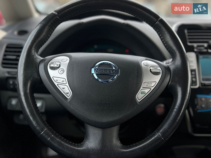 Хэтчбек Nissan Leaf 2016 в Львове