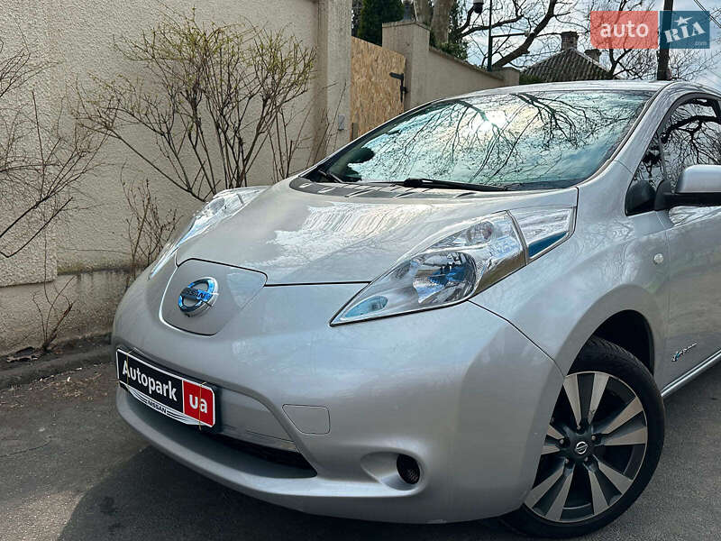 Хетчбек Nissan Leaf 2016 в Києві