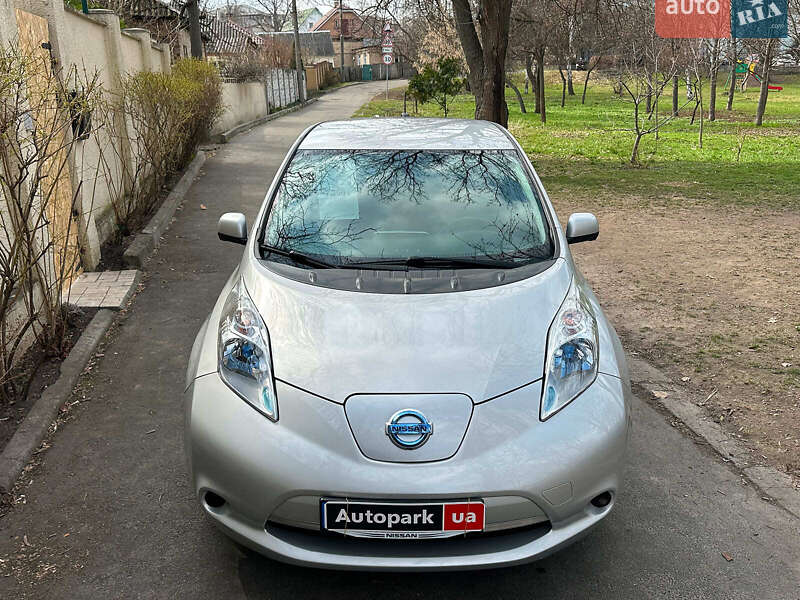 Хетчбек Nissan Leaf 2016 в Києві