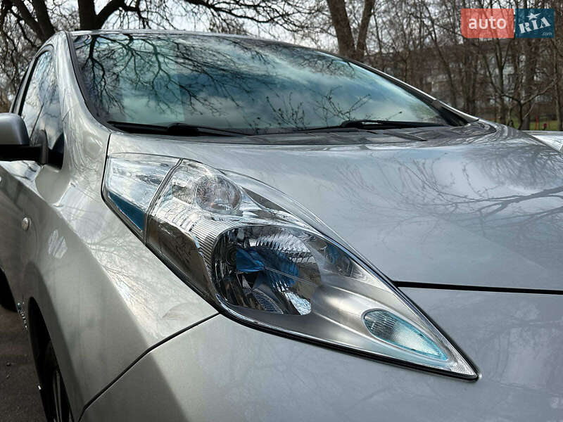 Хетчбек Nissan Leaf 2016 в Києві