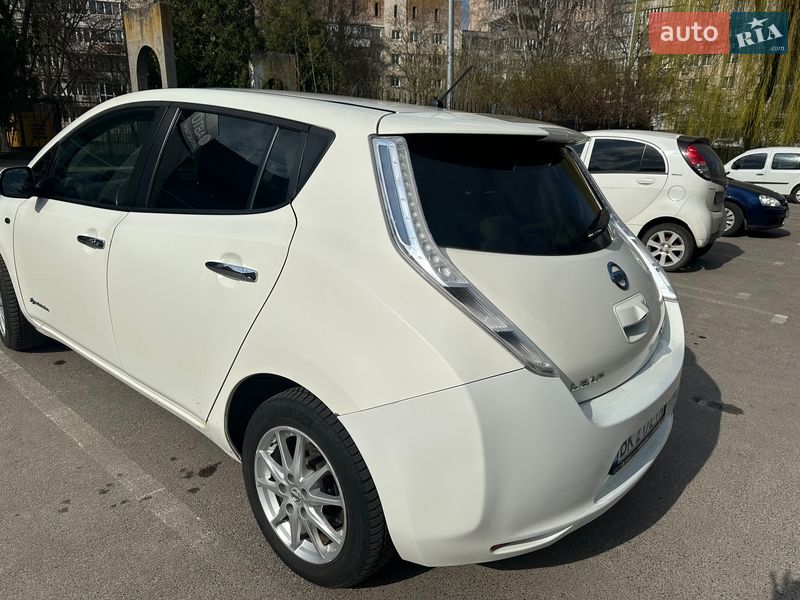 Хэтчбек Nissan Leaf 2014 в Ровно