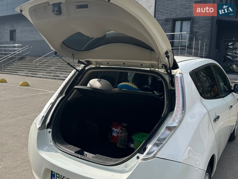 Хэтчбек Nissan Leaf 2014 в Ровно
