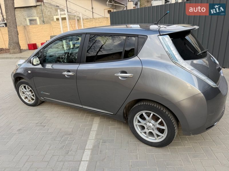 Хетчбек Nissan Leaf 2013 в Ірпені