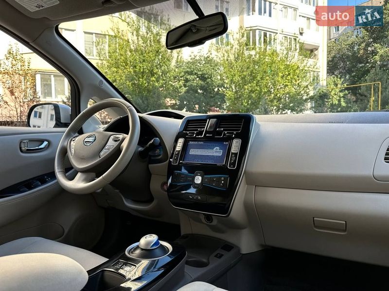 Хэтчбек Nissan Leaf 2014 в Одессе