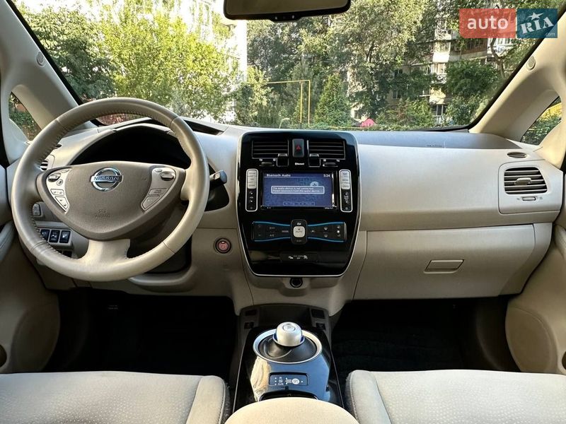 Хэтчбек Nissan Leaf 2014 в Одессе