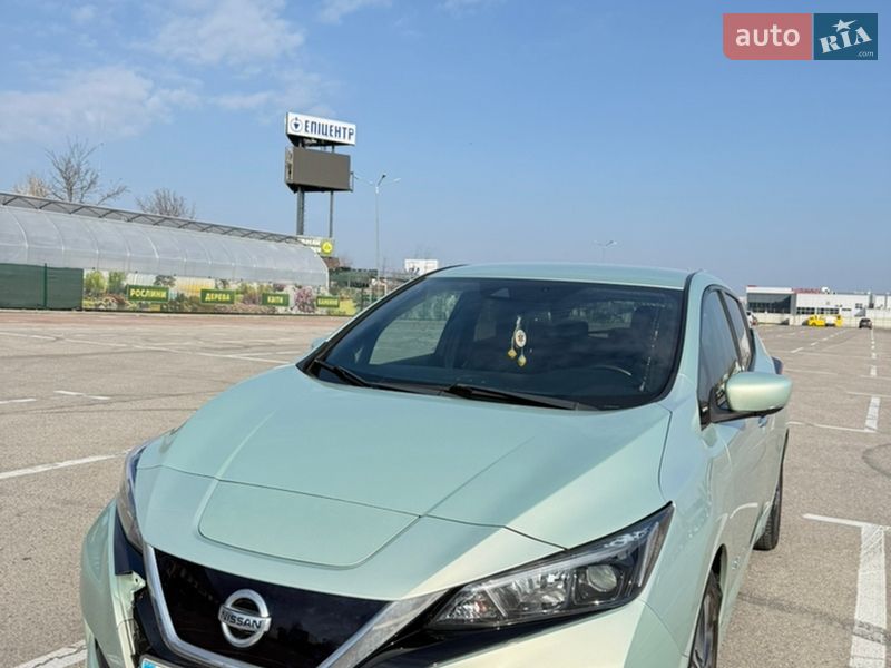 2018 Nissan Leaf, VIN SJNFAAZE1U0017413:plate — фото 1 (autoria)