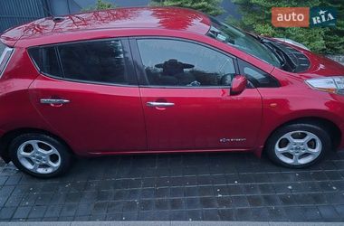 Хэтчбек Nissan Leaf 2015 в Львове