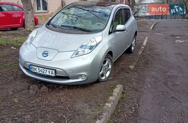 Хэтчбек Nissan Leaf 2011 в Ровно