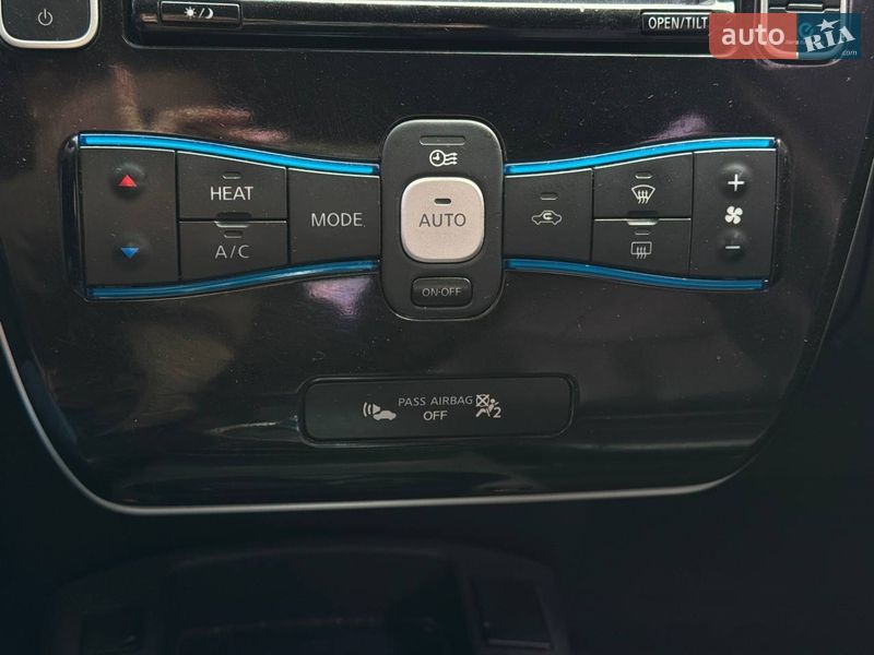 Хетчбек Nissan Leaf 2013 в Рівному