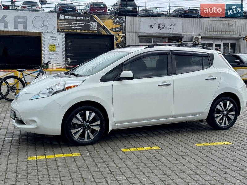 Хэтчбек Nissan Leaf 2016 в Черновцах