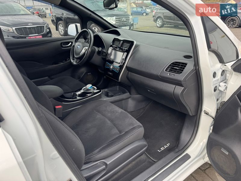 Хэтчбек Nissan Leaf 2016 в Черновцах
