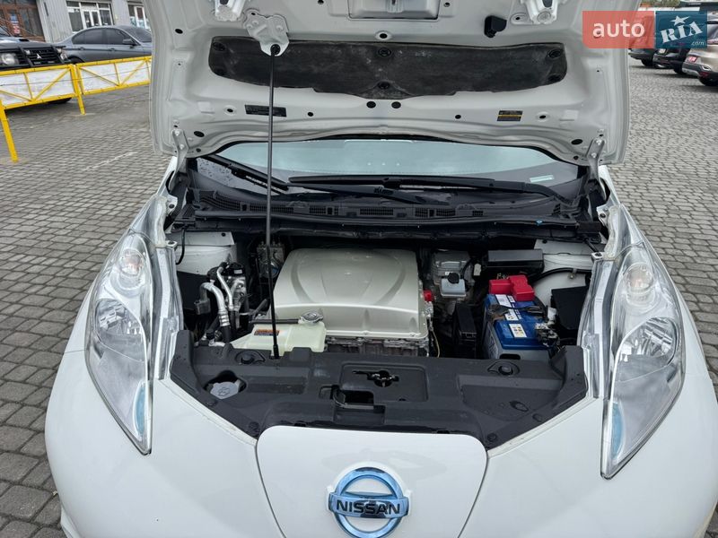 Хэтчбек Nissan Leaf 2016 в Черновцах