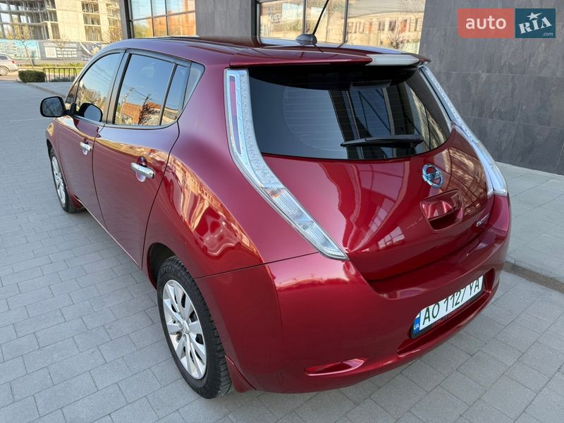 Хетчбек Nissan Leaf 2015 в Ужгороді