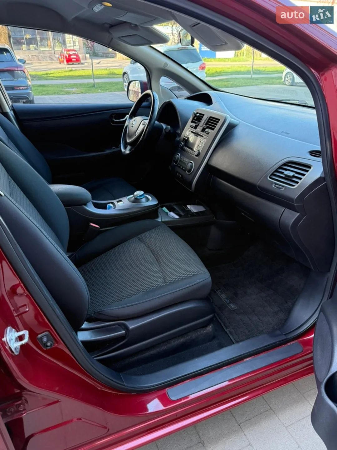 2015 Nissan Leaf - мініатюра 31