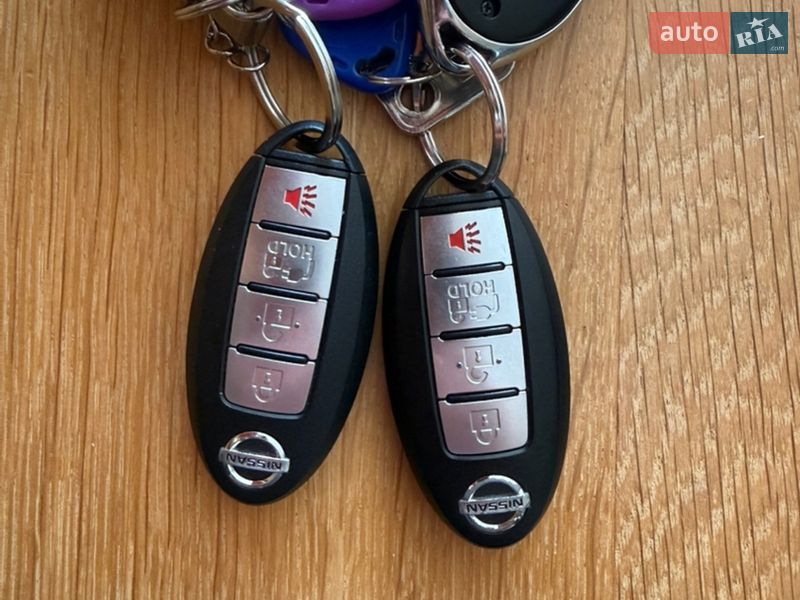 Хетчбек Nissan Leaf 2015 в Ужгороді